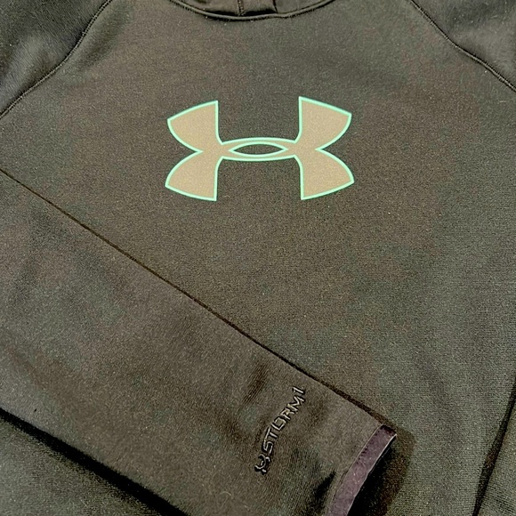 Under Armour Tops - Under Armour Hooded Sweatshirt